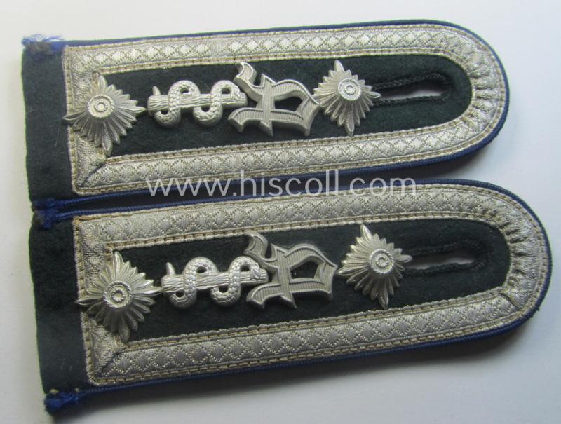 Pair of WH (Heeres), 'cyphered', so-called: 'M36 o. M40'-NCO-type shoulderstraps as was intended for usage by an: 'Oberfeldwebel einer Sanitäts-Abteilung und Mitglied einer Ärtzlichen Akademie des Heeres'