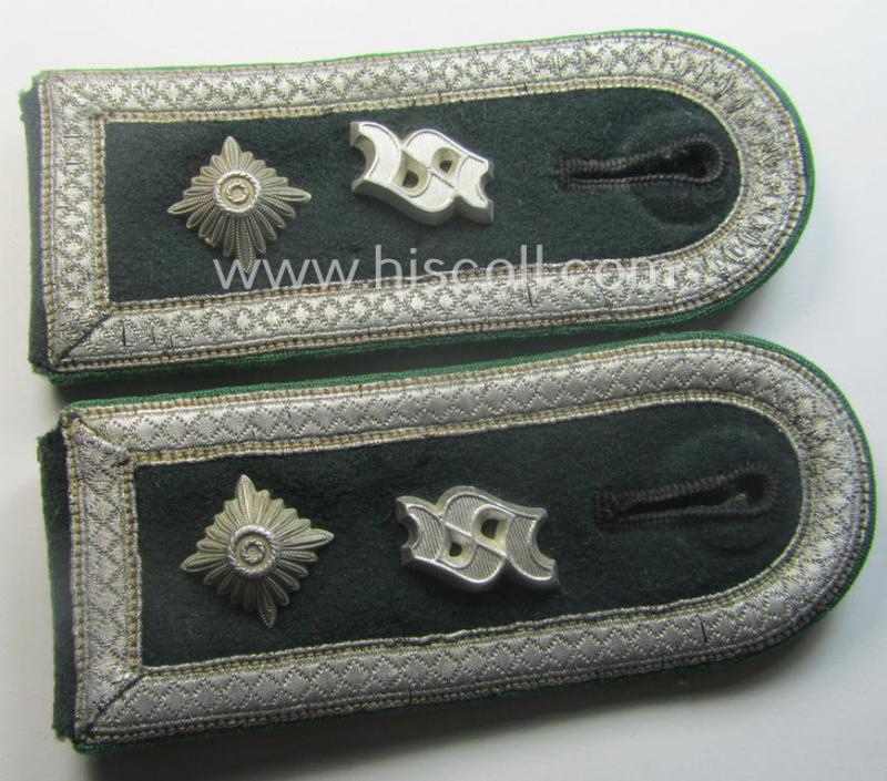 Pair of WH (Heeres), early- (ie. mid-) war-period so-called: 'M40'-styled, NCO-type 'cyphered' shoulderstraps: 'Feldwebel der Gebirgsjäger-Truppen u. Mitglied einer Gebirgsjägerschule'