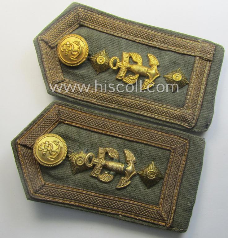 Pair of neatly 'cyphered'- (and pre-war-period!) WH (Kriegs- o. Reichsmarine) NCO-type shoulderstraps as constructed from HBT-material as intended for an: 'Oberfwbl. eines Küsten-Artillerie-Abtgs.'