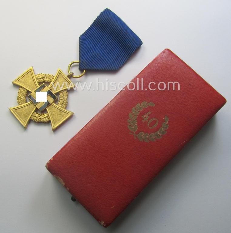 'Treuedienst Ehrenzeichen 1. Klasse' being a non-maker-marked example that comes in its neatly maker- (ie. 'Deschler & Sohn'-) marked etui