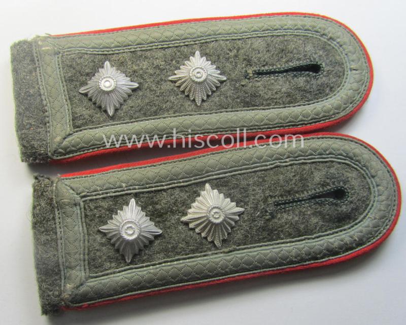 Pair of WH (Heeres) early- (ie. mid-) war period- (ie. 'M41'- ie. 'M43'-pattern) NCO-type shoulderstraps: 'Oberwachtmeister eines (Sturm)Art.-Abts. o. Rgts.'