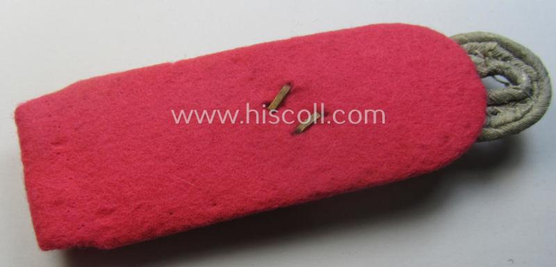 Single - and actually rarely found! - WH (Heeres) 'cyphered', officers'-type shoulderboard: 'Major eines Panzerzuges'