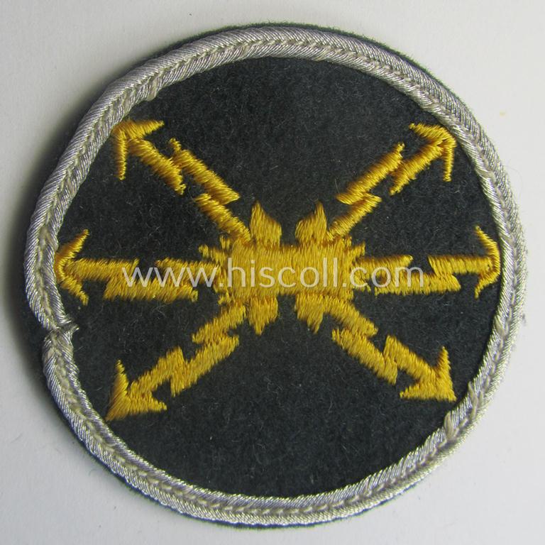 WH (Heeres) machine-embroidered, trade- and/or special-career insignia (ie. 'Tätigkeitsabzeichen') as executed on a darker-green-coloured background as was intended for a: 'geprüfter Funkmeister' (or: certified radio-operator ie. radio-equipment NCO)