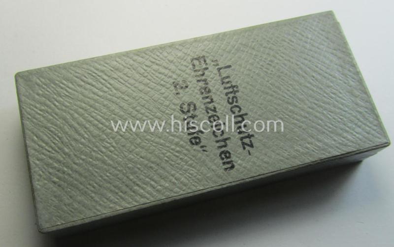 'Stonemint', light-weight (ie. typical aluminium-based) medal as was intended for air-raid wardens 2nd. class (or: 'Luftschutz-Ehrenzeichen 2. Stufe') that comes stored in its period, dove-grey-coloured etui