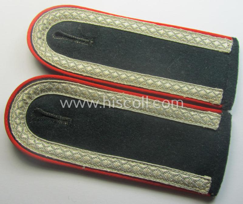 Pair of WH (Heeres) early-war-period- (ie. 'M40'-pattern) NCO-type shoulderstraps as was intended for usage by an: 'Unterwachtmeister eines (Sturm)Art.-Abts. o. Rgts.'