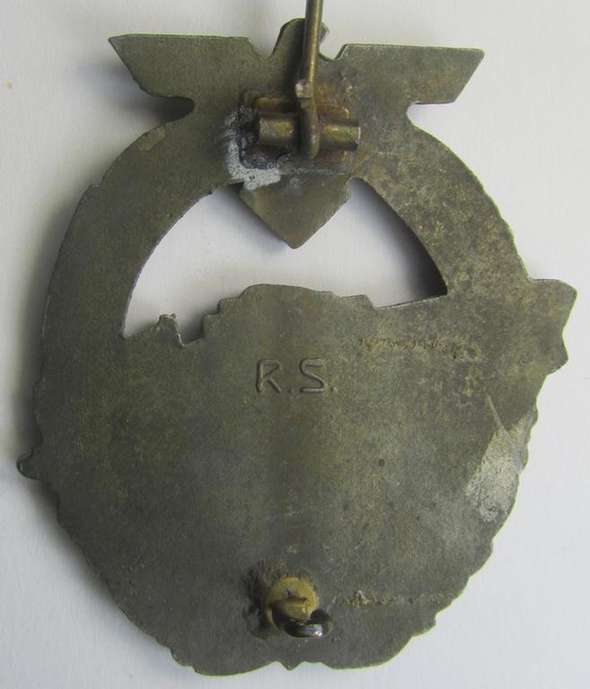 WH (Kriegsmarine) so-called: 'Kriegsabzeichen für Schnellboote - 2. Modell' (or: E-boat-war-badge of the 2nd model) being a maker- (ie. 'RS'-) marked example as was produced by the: 'Rudolf Souval'-company