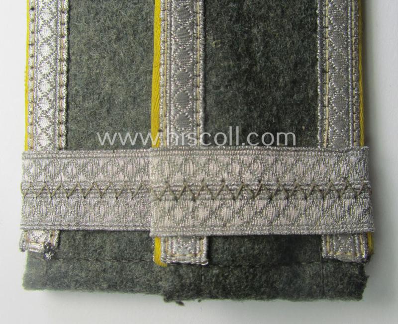 Pair of WH (Heeres) NCO-type (ie. 'M40- o. M43'-pattern) shoulderstraps as was intended for usage by an: 'Unterfeldwebel u. Offiziers-Anwärter eines Nachrichten-Abtlgs. o. Rgts.'