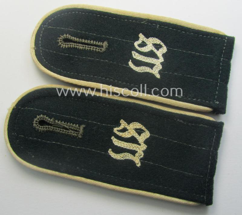 Stunning - and/or fully matching! - pair of WH (Heeres) later-war-period so-called: 'M44'-styled. EM-type, 'cyphered' shoulderstraps as was intended for a: 'Soldat der Inf.-Truppen u. Mitglied einer Unteroffiziersschule'