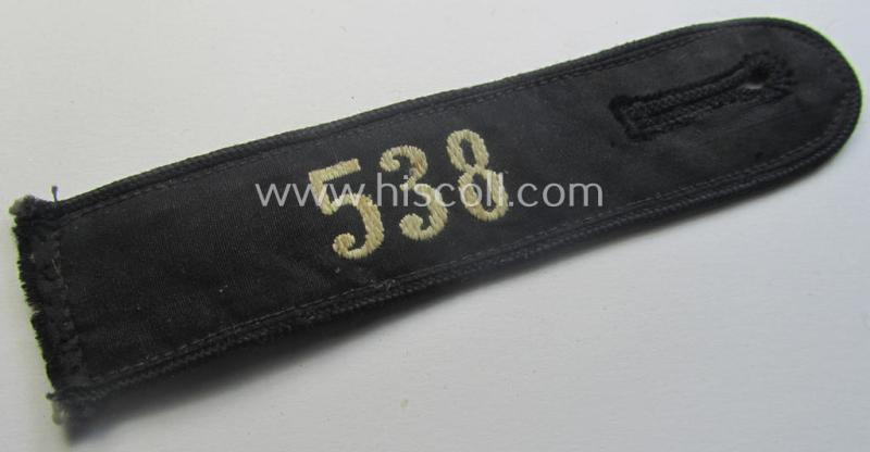 Single, black-piped so-called: 'DJ- o. Deutsches Jungvolk' shoulderstrap as was intended for usage by a: 'DJ-Mitglied' who served within the (Austrian-based): 'Bann 538' (538 = 'Gmunden')