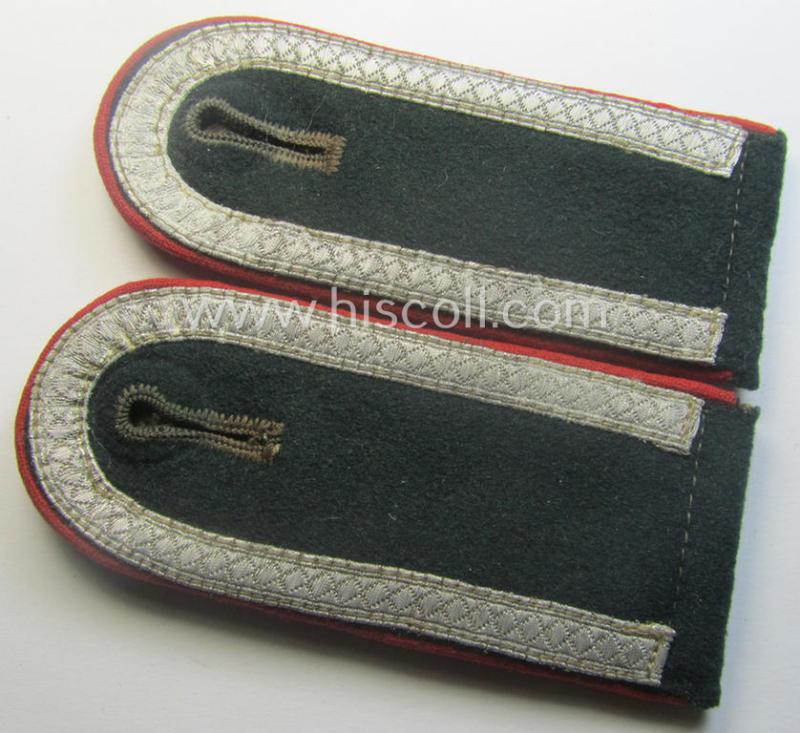 Pair of WH (Heeres) early-war-period- (ie. 'M40'-pattern) NCO-type shoulderstraps as was intended for usage by an: 'Unterwachtmeister eines (Sturm)Art.-Abts. o. Rgts.'