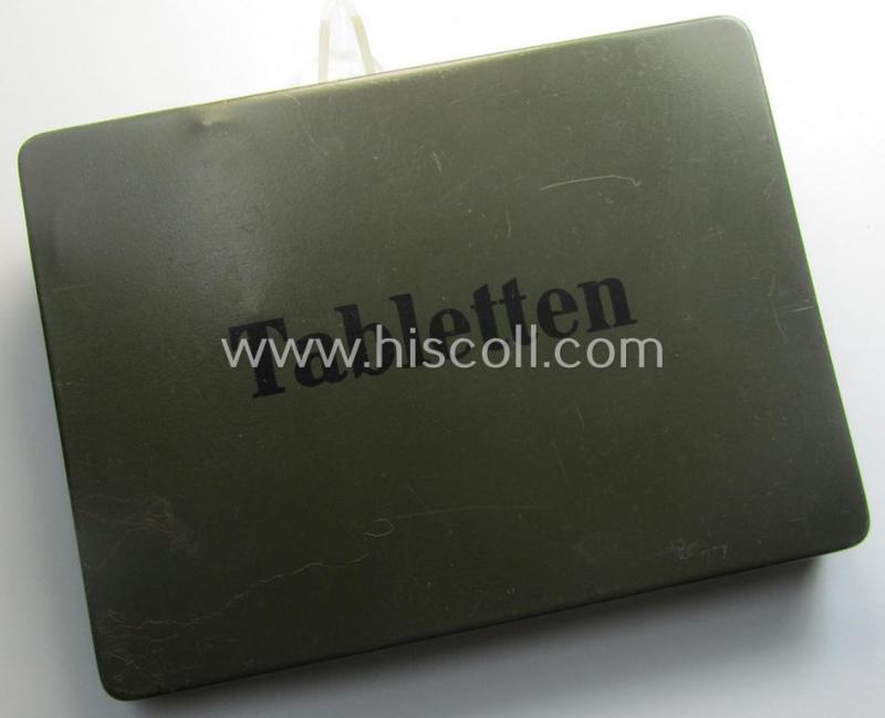 'Standard-issue'-type, (I deem) WH medical-related and/or field-grey-coloured box 'Buchse' (ie. container) being an undamaged example that shows the text: 'Tabletten' on its top