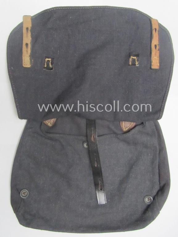 Mid- ie. later-war-period, so-called: 'M31'-type, WH (Luftwaffe) 'Brotbeutel' being a non-maker-marked example that comes in a 'virtually mint- ie. unissued' condition