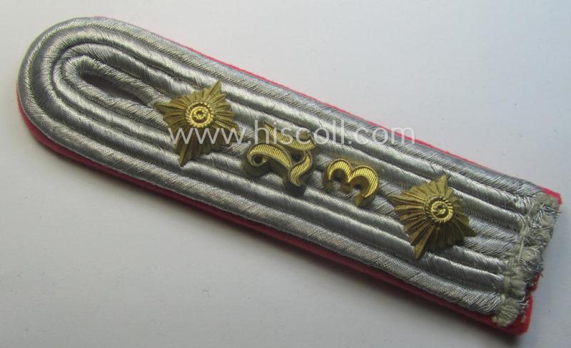 Single - but nevertheless scarcely found! - WH (Heeres) 'cyphered' officers'-type shoulderboard as was intended for usage by a: 'Hauptmann u. Mitglied des Panzer-Aufklärungs-Abtlgs. 3'