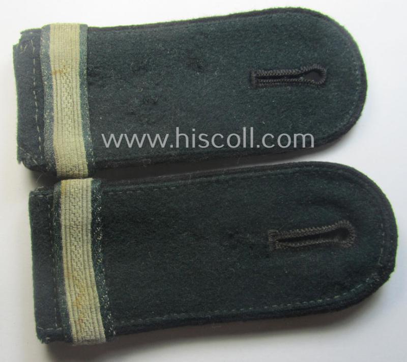Moderately used - and fully matching! - pair of WH (Heeres) EM-type (ie. 'M40-pattern, rounded-style) shoulderstraps as was specifically intended for usage by a: 'Soldat u. Uffz.-Anwärter der Pionier-Trpn.'
