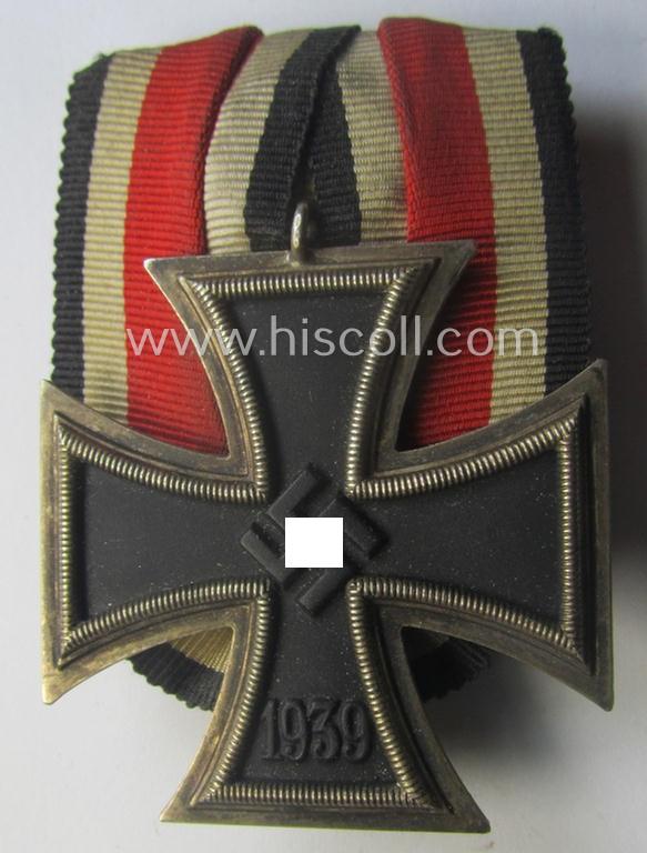 'Einzelspange' (ie. single-pieced medal-bar) showing an Iron Cross 2nd class (or: 'Eisernes Kreuz 2. Klasse') by a (by me) unidentified maker