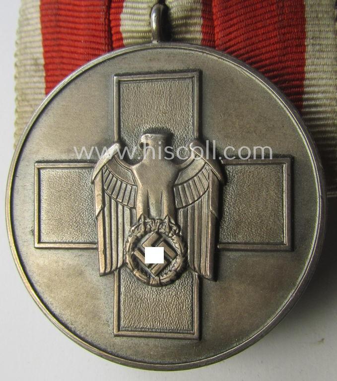 Single-pieced and non-detachable, single-pieced medal-bar (ie. 'Orden- o. Einzelspange') showing a: 'Deutsche Volkspflege'- (ie. civil-service-) medal