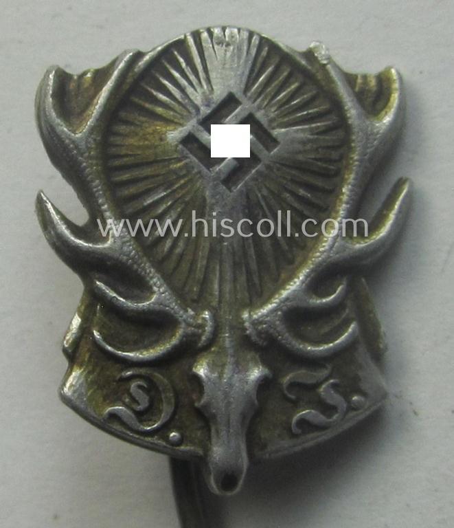 Silverish-toned membership lapel-pin: 'Reichsbund Deutsche Jägerschaft' (ie. 'DJV') being a detailed- (albeit non-maker-marked) example that is executed in silver-toned aluminium-based metal