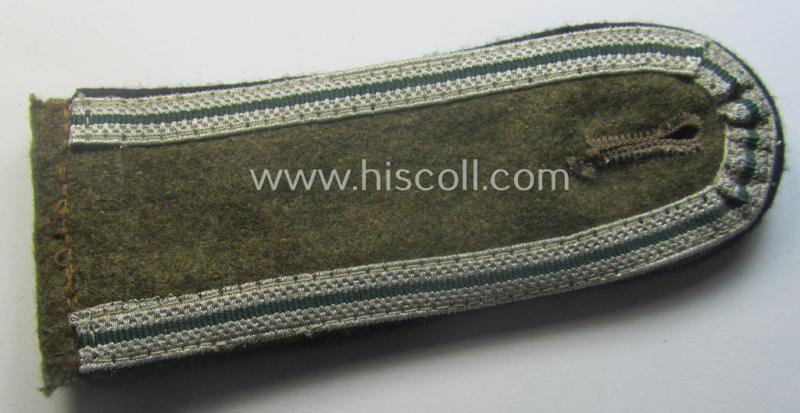 Single, RAD (ie. 'Reichsarbeitsdienst') NCO-type shoulderstrap (being of the 2nd pattern as used in the period between 1936-41) as was intended for an: 'RAD-Truppführer der Verwaltungsdienst' (comparable with an: 'Uffz.'-rank)