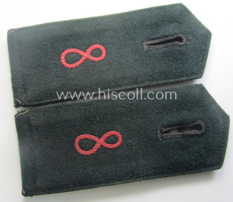 Pair of WH (Heeres), 'cyphered', so-called: 'M36'-pattern and/or pointed-style) EM-type shoulderstraps: 'Sld. des Panzerjäger-Abtlgs. 8'