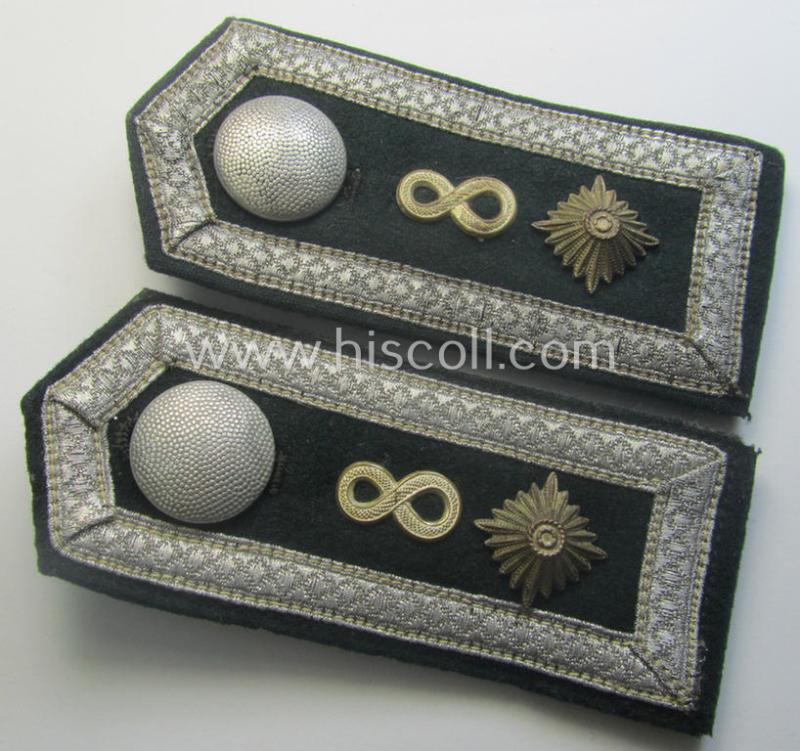 Pair of WH (Heeres), 'cyphered', so-called: 'M36'-pattern and/or pointed-styled (ie. generic-styled!) NCO-type shoulderstraps: 'Feldwebel des Panzerjäger-Abtlgs. 8'
