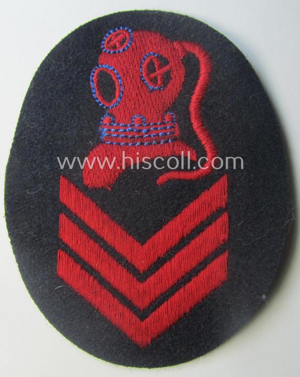 Rarely found WH (Kriegsmarine) neatly machine-embroidered, so-called: career- ie. specialist-armbadge (ie. 'Tätigkeits-Abzeichen') as was intended to signify the: 'Sonderausbildung für U-Boots o. Bergungsgstaucher'