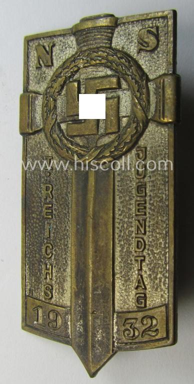 Attractive - and actually scarcely encountered! - early-period, HJ- (ie. N.S.D.A.P.-) related day-badge (ie. 'tinnie' or: 'Veranstaltungsabzeichen') as was issued to commemorate the: 'I. N.S.-Reichsjugendtag 1932'