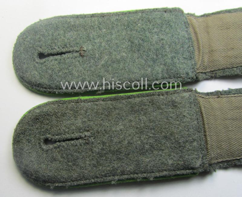 Superb - fully matching and actually scarcely found! - pair of WH (Heeres) mid-war-period- (ie. 'M41 o. 43'-pattern-) EM-type shoulderstraps as was intended for usage by a: 'Soldat der Panzer-Grenadier-Trpn.'