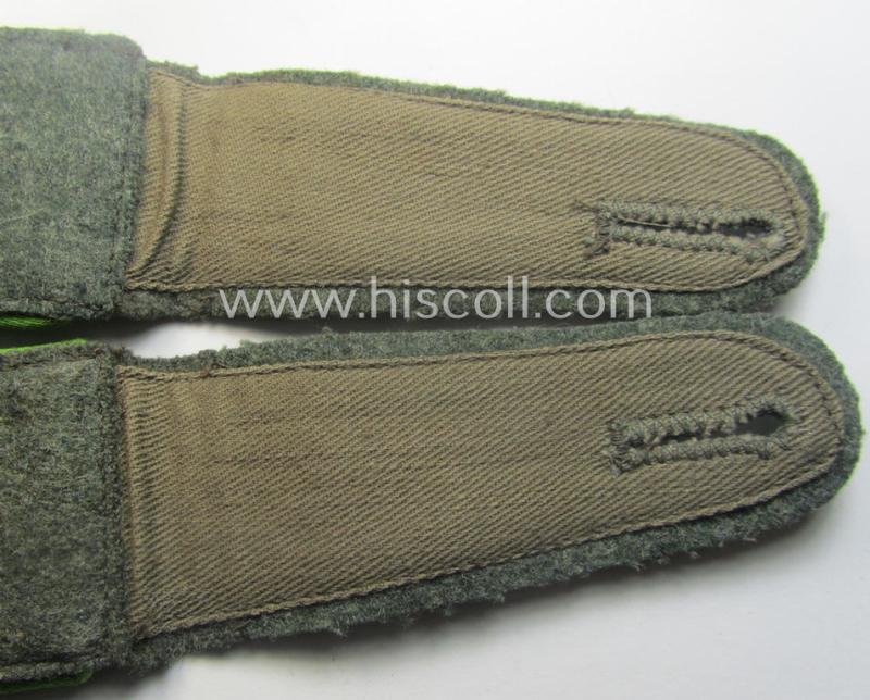 Superb - fully matching and actually scarcely found! - pair of WH (Heeres) mid-war-period- (ie. 'M41 o. 43'-pattern-) EM-type shoulderstraps as was intended for usage by a: 'Soldat der Panzer-Grenadier-Trpn.'
