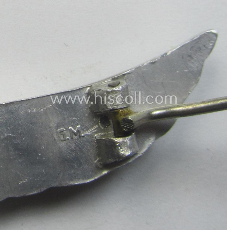 Hardly used nor worn, WH (Luftwaffe) aluminium-based: 'Brustadler für Sommerrock' (being a neatly maker- ie. 'GM'-marked specimen)