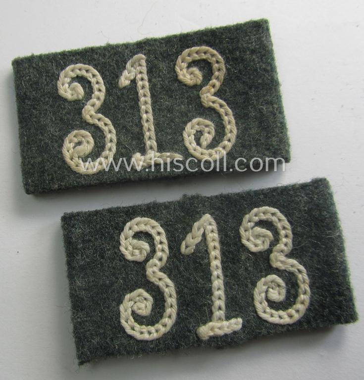 Pair of WH (Heeres) 'Infanterie'-related, 'Schulterstück-Überschuben': 'Soldat des Infanterie-Rgts. 313'