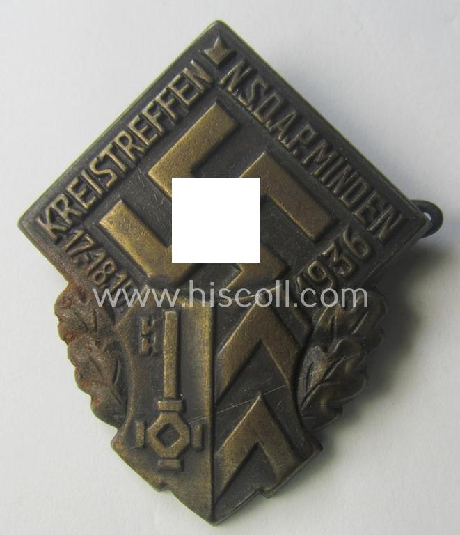 Commemorative - and unusually seen! - N.S.D.A.P.-related 'tinnie', being a non-maker marked example depicting a detailed swastika-device and towns'-shield surrounded by the text: 'Kreistreffen N.S.D.A.P. - Minden - 17.-18.-10-1936'