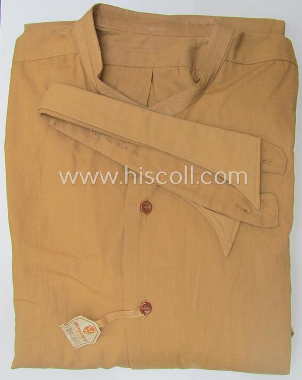 'Virtually mint- ie. unissued', N.S.D.A.P. 'standard-issue'-pattern, beige-brown- (ie. 'braunes'-) coloured: 'under-the-tunic'-shirt (ie. 'Braunhemd nach Vorschrift') with its removable collar and period 'RzM'-tag still attached
