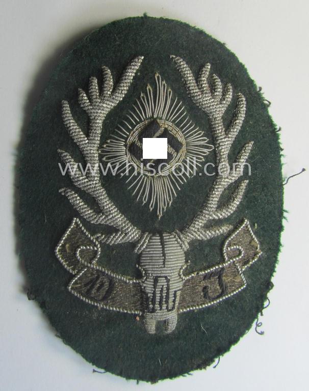 Interesting - and with certainty fairly rarely seen! - neatly hand-embroidered, so-called: 'Reichsbund Deutsche Jägerschaft' (ie. 'DJV') arm-patch (ie. 'Ärmelabzeichen')