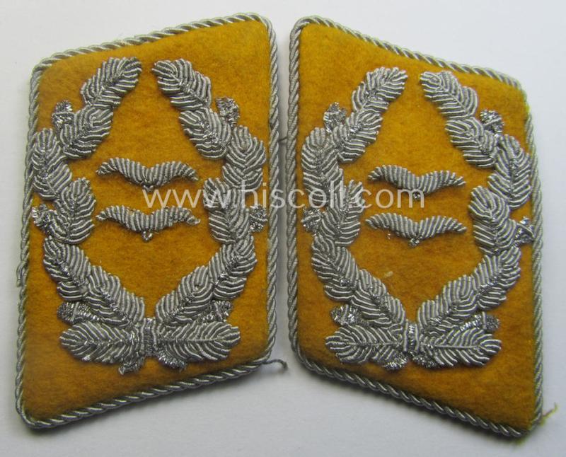 Pair of - fully matching! - WH (Luftwaffe) officers'-type collar-patches (ie. 'Kragenspiegel für Offiziere der LW') as executed in golden-yellow-coloured wool as was intended for usage by a: 'Oberstleutnant der Flieger- o. Fallschirmjäger-Trpn.'