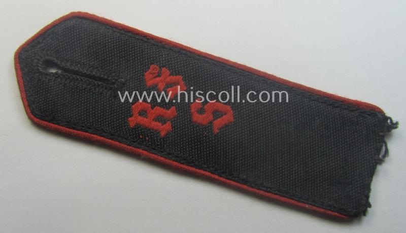 Superb - single but nevertheless rarely found! - bright-red-piped and neatly 'cyphered': 'Allgemeine' HJ ('Hitlerjugend') shoulderstrap as was intended for - and worn by! - a: 'Hitlerjunge' serving within the: 'RFS' (or: 'Reichsfinanzschule')