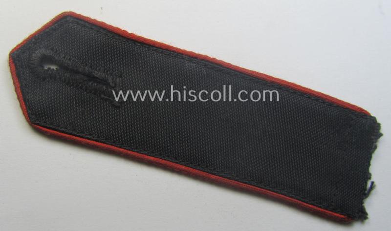 Superb - single but nevertheless rarely found! - bright-red-piped and neatly 'cyphered': 'Allgemeine' HJ ('Hitlerjugend') shoulderstrap as was intended for - and worn by! - a: 'Hitlerjunge' serving within the: 'RFS' (or: 'Reichsfinanzschule')