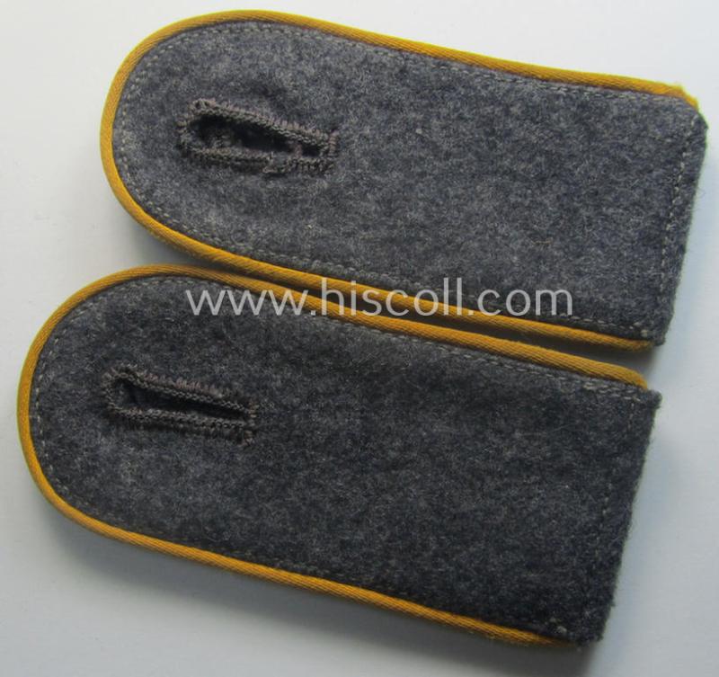 Pair of WH (Luftwaffe) EM-type shoulderstraps as intended for usage by a: 'Soldat der Flieger- o. Fallschirmjäger-Trpn.' and that comes in a just  moderately used- and/or worn, condition