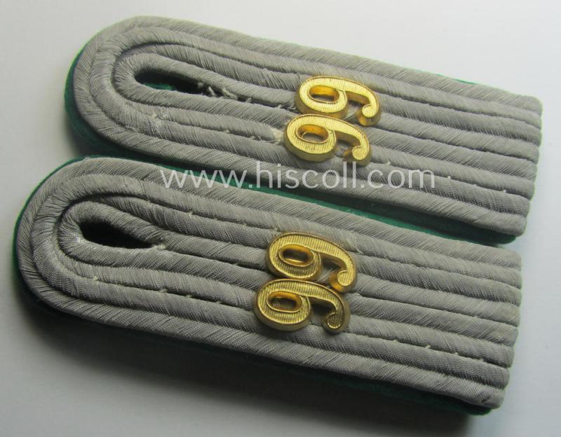 Pair of WH (Heeres) neatly 'cyphered', officers'-type shoulderboards as piped in the darker-green-coloured branchcolour as was intended for usage by an: 'Leutnant des Gebirgsjäger Rgts. 99'