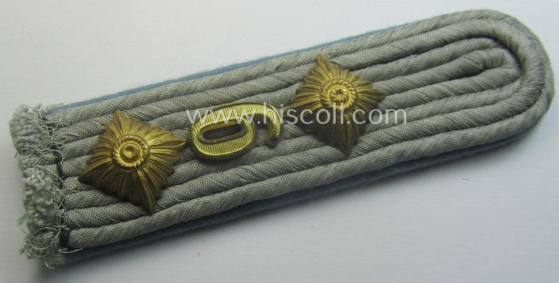 Single, WH (Heeres) 'cyphered', officers'-type shoulderboard: 'Hauptmann des Nachschub-Abtlgs. 6'