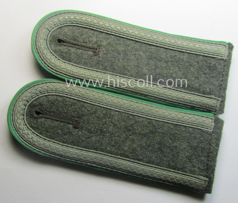 Pair of WH (Heeres) NCO-type (ie. 'M40- o. M43'-pattern) shoulderstraps: 'Unteroffizier eines Gebirgsjäger- o. Jäger-Rgts.'