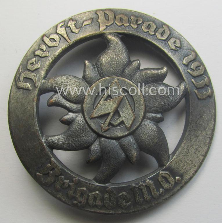 Tarnished silver-toned- (and - I deem - 'Buntmetall'-based!) SA-related day-badge (ie. 'tinnie' or: 'Veranstaltungsabzeichen') as was issued to commemorate the: 'Herbst-Parade der SA-Brigade MO - 1933'