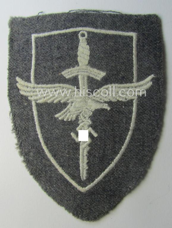 Hardly used - and actually rarely seen! - WH (Luftwaffe) related arm-patch (ie. 'Ärmelabzeichen für Nachrichtenhelferinnen der Luftwaffe')