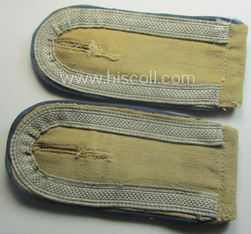 Pair of WH (Luftwaffe) 'tropical-styled' shoulderstraps (as was specifically for usage on the tropical-shirts ie. tunics) as was intended for usage by an: 'Uffz. der Sanitäts-Trpn.'