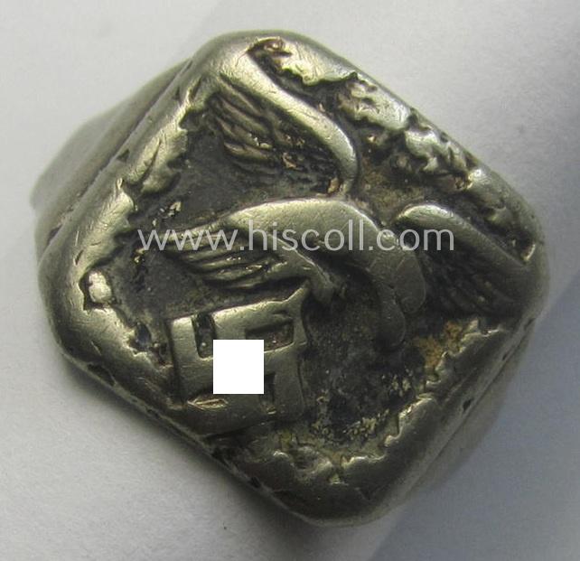 Attractive, WH (Luftwaffe) related (I deem) genuine silver-metal-based so-called: 'souvenir'-ring depicting a (down-tailed!): 'Reichsadler'-device