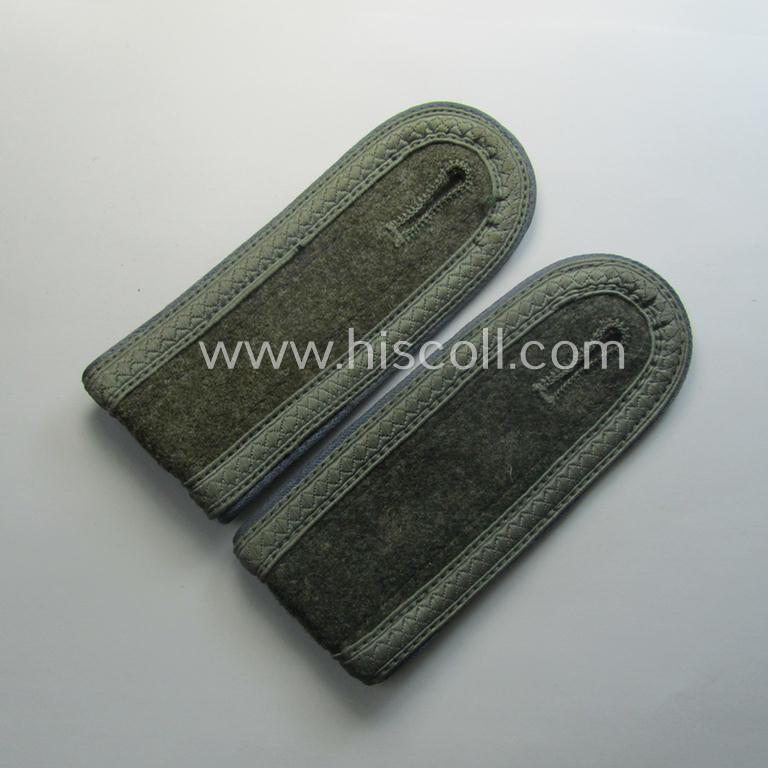 Pair of WH (Heeres) simplified- (ie. 'M44'-) pattern NCO-type shoulderstraps: 'Unteroffizier eines Nachschub-Abts. o. Rgts.'