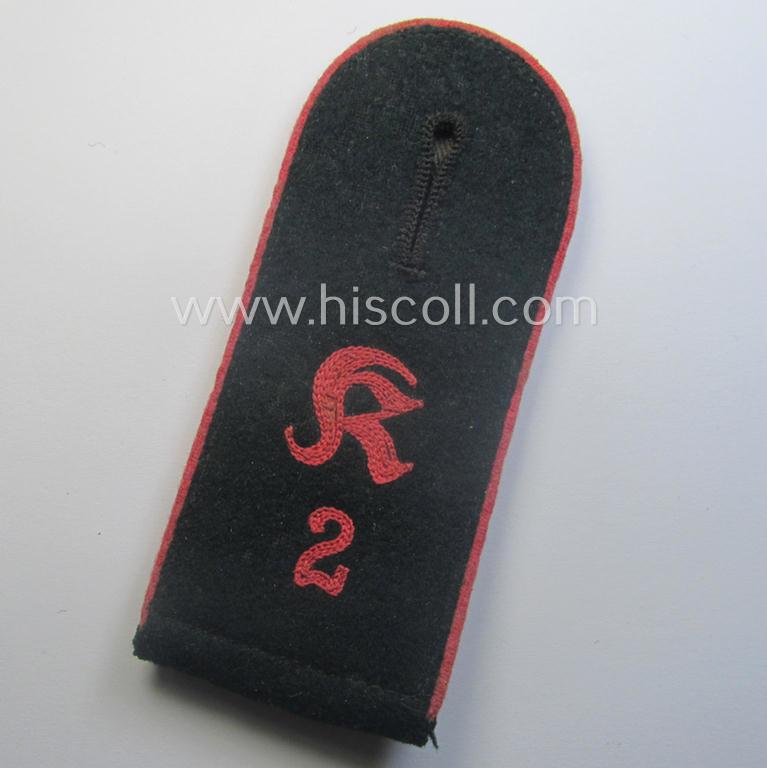 Single, early-period (ie. 'M40-pattern and/or rounded-styled), WH (Heeres) 'cyphered', EM-type shoulderstrap as was intended for a: 'Soldat des Kradschützen-Bataillons 2 der Pz.- u. Inf.-Div.'