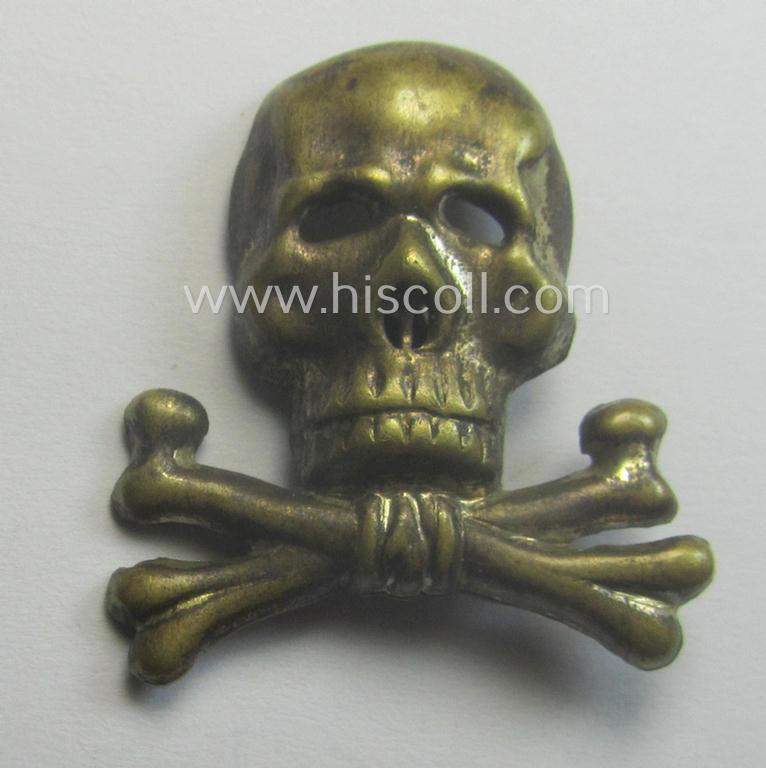 Scarcely encountered, so-called: 'Truppentraditionsabzeichen' (ie. 'Braunschweiger Traditions-Totenkopf für die Schirmmütze des Infanterie-Rgts. 17 u. Kavallerie-Rgts. 13')