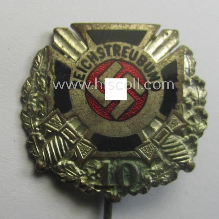 Membership lapel-pin (or: 'Mitgliedsabzeichen') aka: 'Silberne Ehrennadel für 10 Jahre Mitgliedschaft im Reichstreubund ehemaliger Berufssoldaten (o. RTB)' being a maker- (ie. 'Gante - Berlin'-) marked example